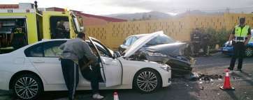 Estado en que quedaron los dos vehículos tras la colisión (Foto TA)