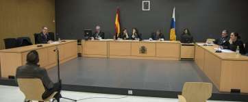 El acusado, durante la celebración del juicio (Foto TA)