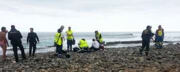 Los recursos de emergencia tan solo pudieron certificar el fallecimiento de la mujer, cuyo cuerpo fue rescatado del agua por bañistas (Foto TA)