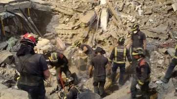 Imagen de los trabajos en el lugar donde se produjo el desplome del edificio (Foto TA)