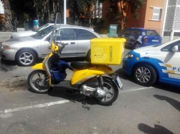 Moto de Correos, ya recuperada (Foto TA)