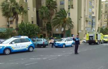 Imagen de archivo de una intervención de bomberos y Policía Local en Jinámar (Foto TA)