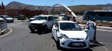 Imagen de los dos coches implicados en el accidente (Foto TA)