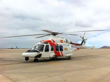 El helicóptero Helimer 215, descansando en Gando (Foto TA)