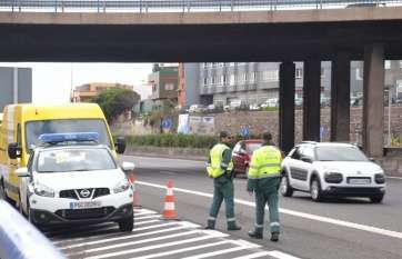 Imagen de archivo de efectivos de la Guardia Civil en la autovía GC-1 (Foto TA)