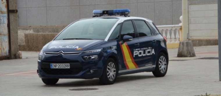 Coche policial en Salinetas (Foto TA)