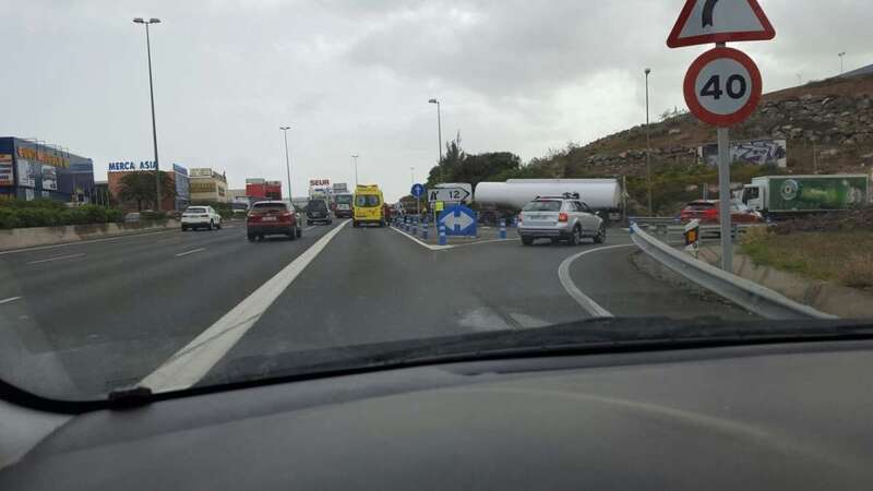 Ambulancia sanitarizada en el lugar del suceso (Foto TA)