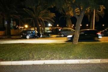 Accidente de dos turismos en la calle de Américo Vespucio, en Melenara-Telde