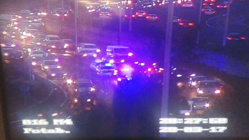 Imagen de las retenciones que se registran en la GC-1 a consecuencia del accidente (Foto TA)