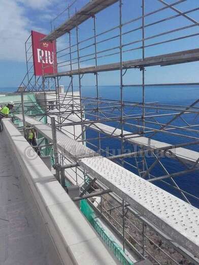 Andamio que estaba siendo colocado por Ramírez y en el que halló la muerte (Foto TA)