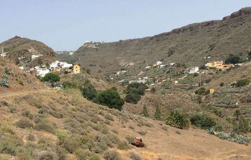 El vehículo derrapó por la pendiente (Foto TA)