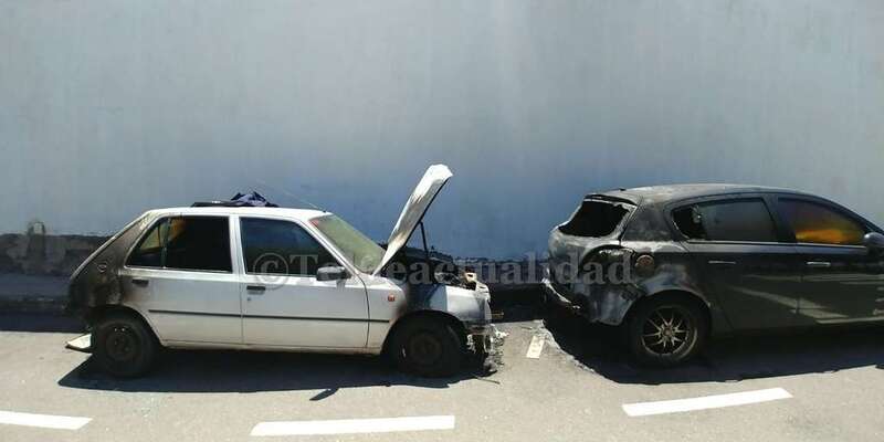 Los vehículos siniestrados, esta mañana (Foto TA)