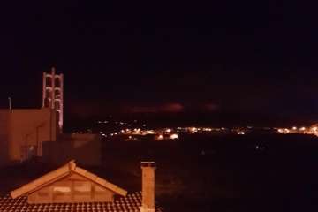 El fuego en la cumbre de Telde visto desde diferentes puntos (Foto TA)