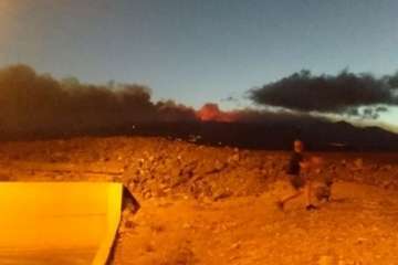 El fuego en la cumbre de Telde visto desde diferentes puntos (Foto TA)
