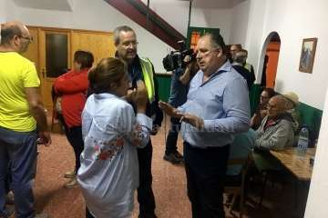 Vecinos de Cazadores en el local social de La Breña (Foto TA)