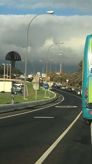 Atasco en la salida de La Garita, esta mañana (Foto TA)