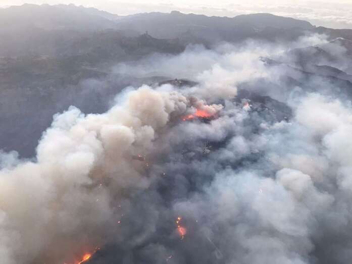 Vista aérea del incendio (Foto TA)