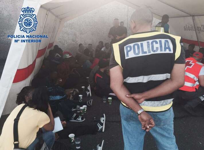 Imagen de uno de los dispositivos de rescate a la llegada de las pateras (Foto TA)