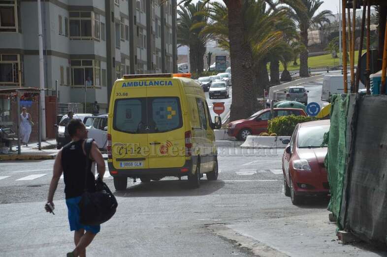 Archivo. Ambulancia en la zona de Melenara (Foto TA)