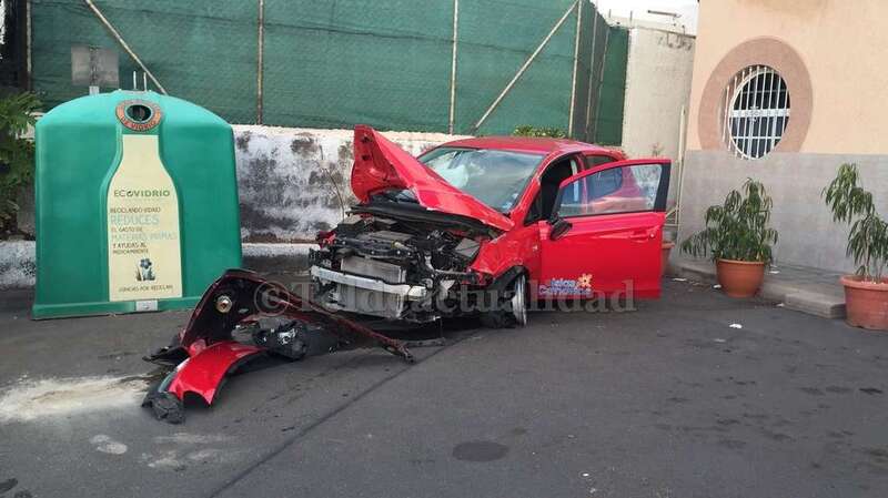 Estado en que quedó el vehículo siniestrado (Foto TA)