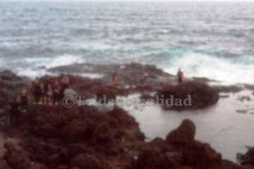 Labores de búsqueda e izado del cuerpo del joven (Foto TA y Antonio Alí)