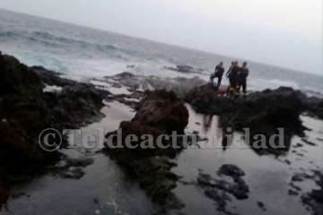Labores de búsqueda e izado del cuerpo del joven (Foto TA y Antonio Alí)