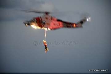 Labores de búsqueda e izado del cuerpo del joven (Foto TA y Antonio Alí)