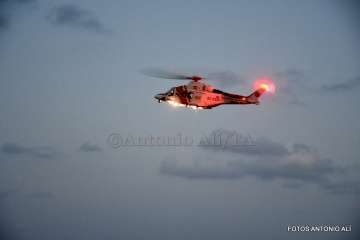 Labores de búsqueda e izado del cuerpo del joven (Foto TA y Antonio Alí)