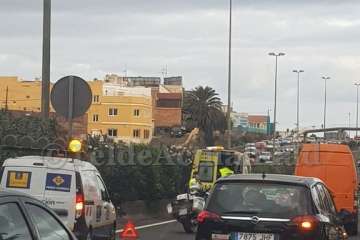 Colisión múltiple en la GC-1 en el mismo punto donde ayer volcó un vehículo (Foto TA)