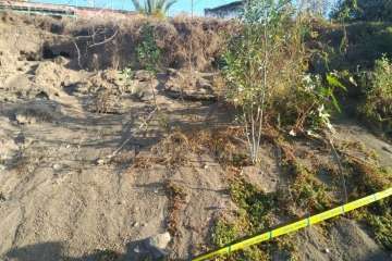 El desplome de un muro deja incomunicado a varias familias en La Higuera Canaria -Telde (Foto TA)