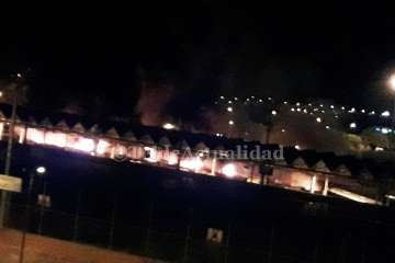 Arden ocho ambulancias del SUC que estaban estacionadas cerca de Narea (Foto TA)