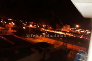 Arden ocho ambulancias del SUC que estaban estacionadas cerca de Narea (Foto TA)