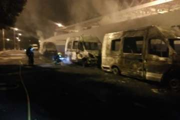 Arden ocho ambulancias del SUC que estaban estacionadas cerca de Narea (Foto TA)