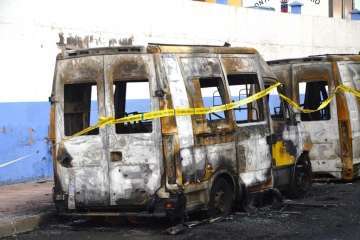 Arden ocho ambulancias del SUC que estaban estacionadas cerca de Narea (Foto TA)