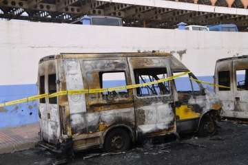 Arden ocho ambulancias del SUC que estaban estacionadas cerca de Narea (Foto TA)