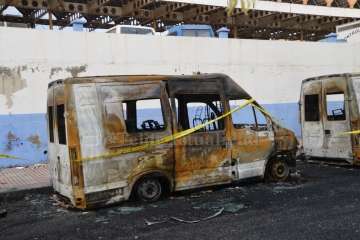 Arden ocho ambulancias del SUC que estaban estacionadas cerca de Narea (Foto TA)