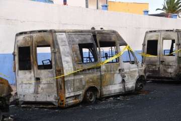 Arden ocho ambulancias del SUC que estaban estacionadas cerca de Narea (Foto TA)