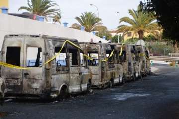 Arden ocho ambulancias del SUC que estaban estacionadas cerca de Narea (Foto TA)