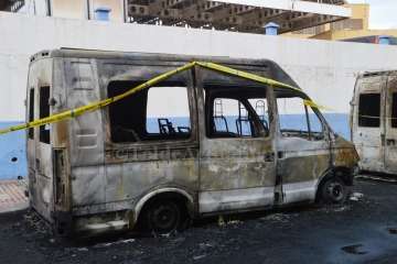 Arden ocho ambulancias del SUC que estaban estacionadas cerca de Narea (Foto TA)