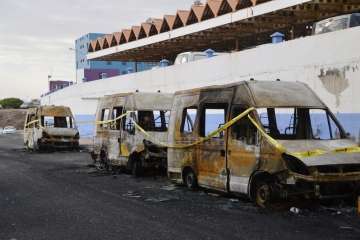 Arden ocho ambulancias del SUC que estaban estacionadas cerca de Narea (Foto TA)