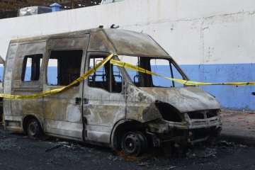 Arden ocho ambulancias del SUC que estaban estacionadas cerca de Narea (Foto TA)
