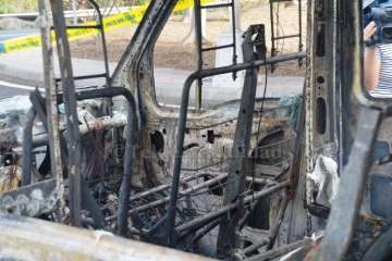 Arden ocho ambulancias del SUC que estaban estacionadas cerca de Narea (Foto TA)