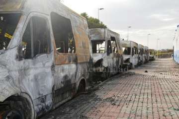 Arden ocho ambulancias del SUC que estaban estacionadas cerca de Narea (Foto TA)