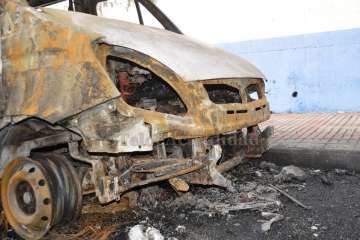 Arden ocho ambulancias del SUC que estaban estacionadas cerca de Narea (Foto TA)