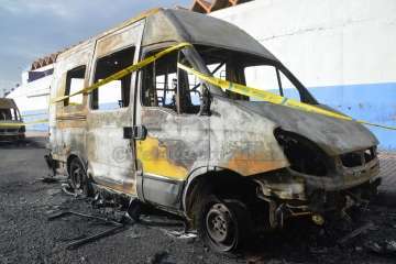 Arden ocho ambulancias del SUC que estaban estacionadas cerca de Narea (Foto TA)