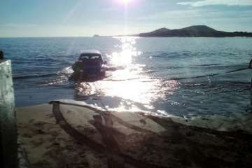 Chapuzón de cuatro ruedas en Ojos de Garza-Telde (Foto TA)