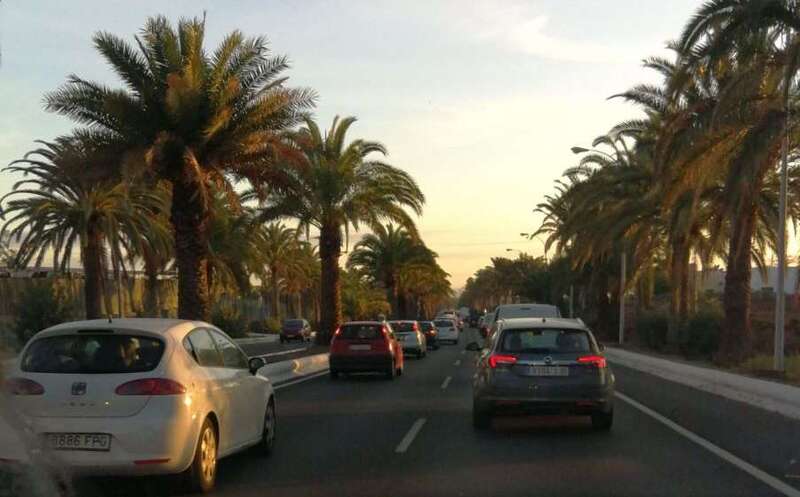 Imagen de uno de los atascos que se ha formado este viernes a la salida de Telde (Foto TA)