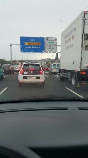 Archivo. Colas en la GC-1 provocadas por un accidente de tráfico (Foto TA)