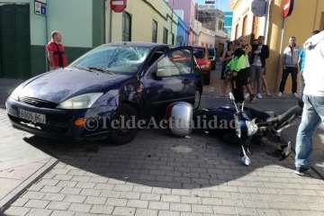 Un vehículo arrolla a un motorista en Los Llanos y le causa lesiones en una pierna (Foto TA)