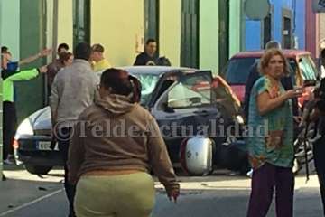 Un vehículo arrolla a un motorista en Los Llanos y le causa lesiones en una pierna (Foto TA)